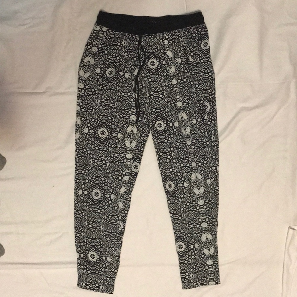 Patterned pants